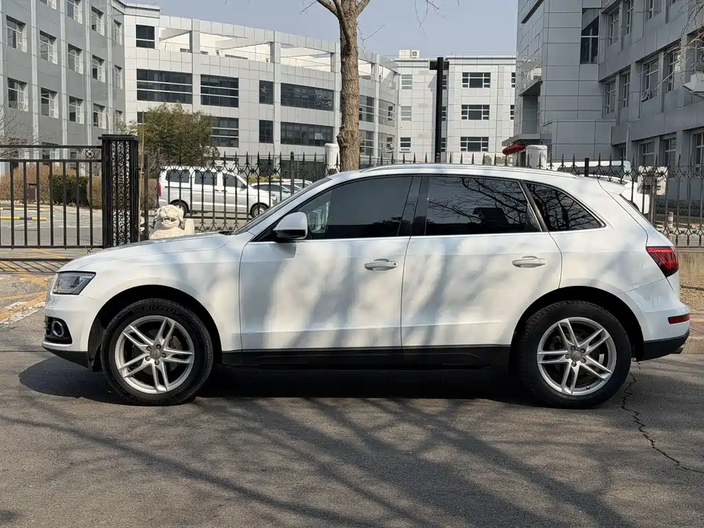 Audi Q5 2017 — фото 21