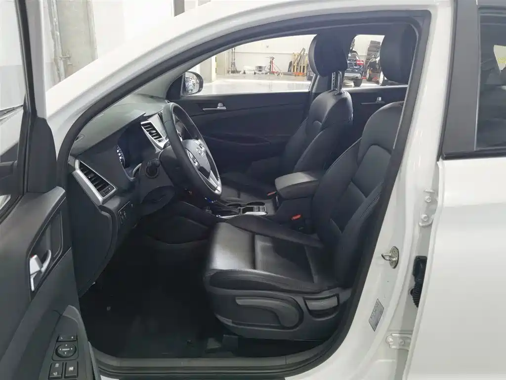 Hyundai Tucson 2016 — фото 10