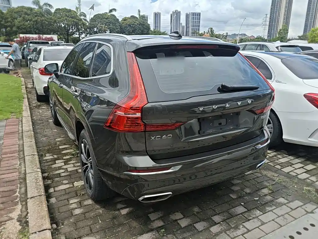 Volvo XC60 2020 — фото 5