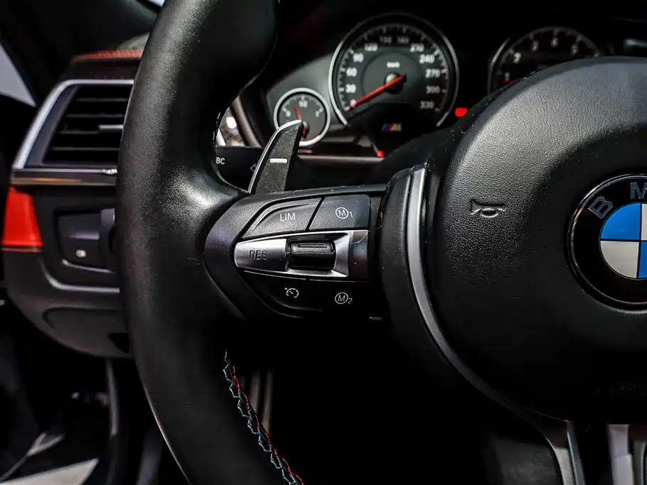 BMW M4 2019 — фото 13