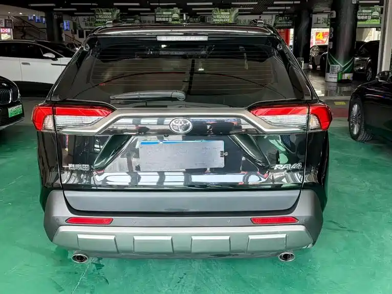 Toyota RAV4 2024 — фото 13