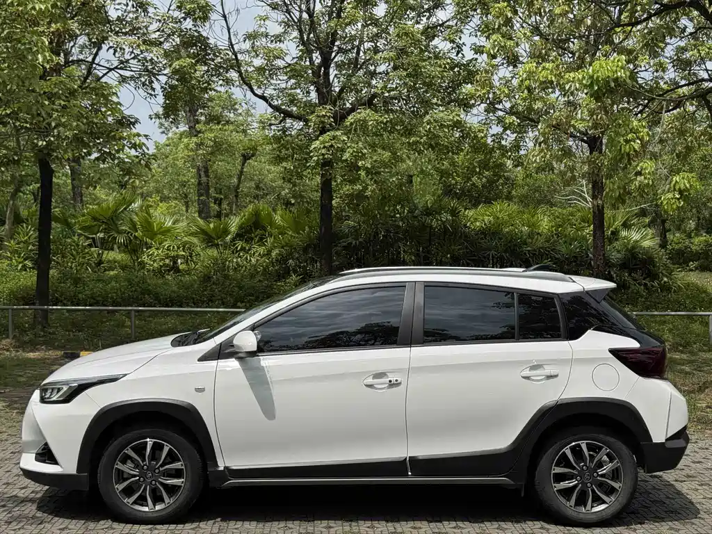 Toyota Yaris L 2022