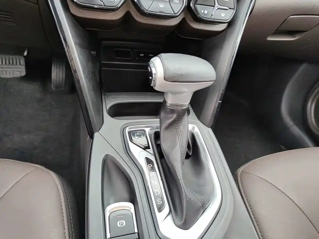 GAC Trumpchi GS4 2017 — фото 14