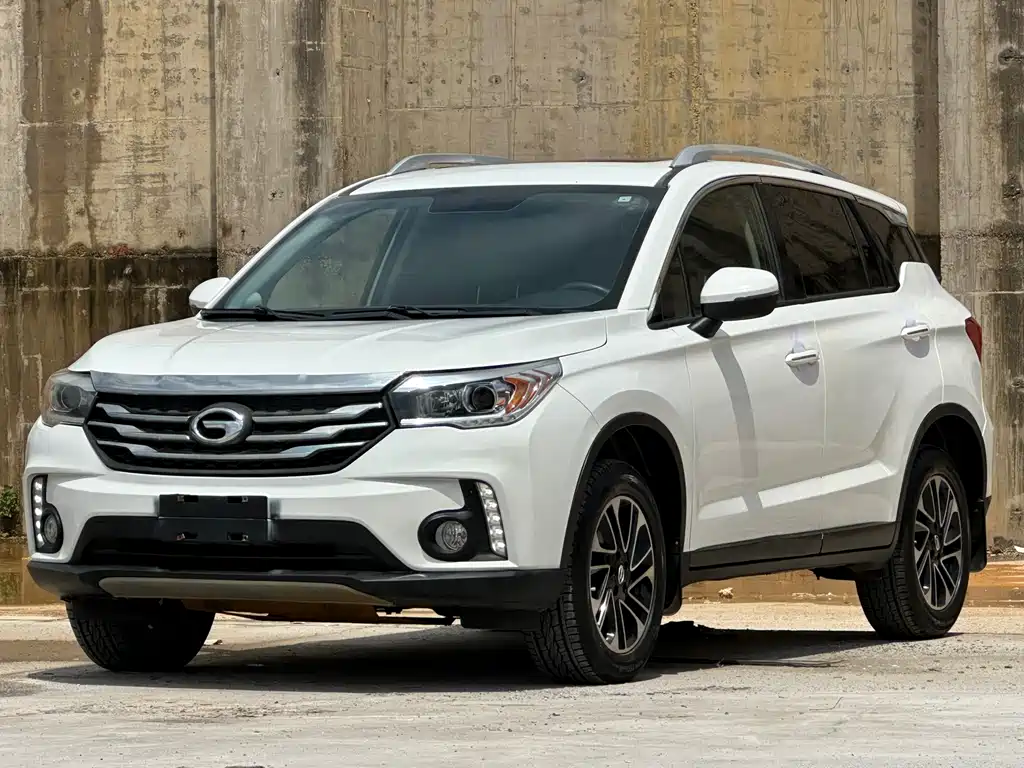 GAC Trumpchi GS4 2016 — фото 1