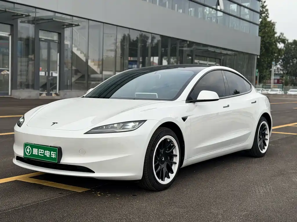 Tesla Model 3 2024 — фото 1
