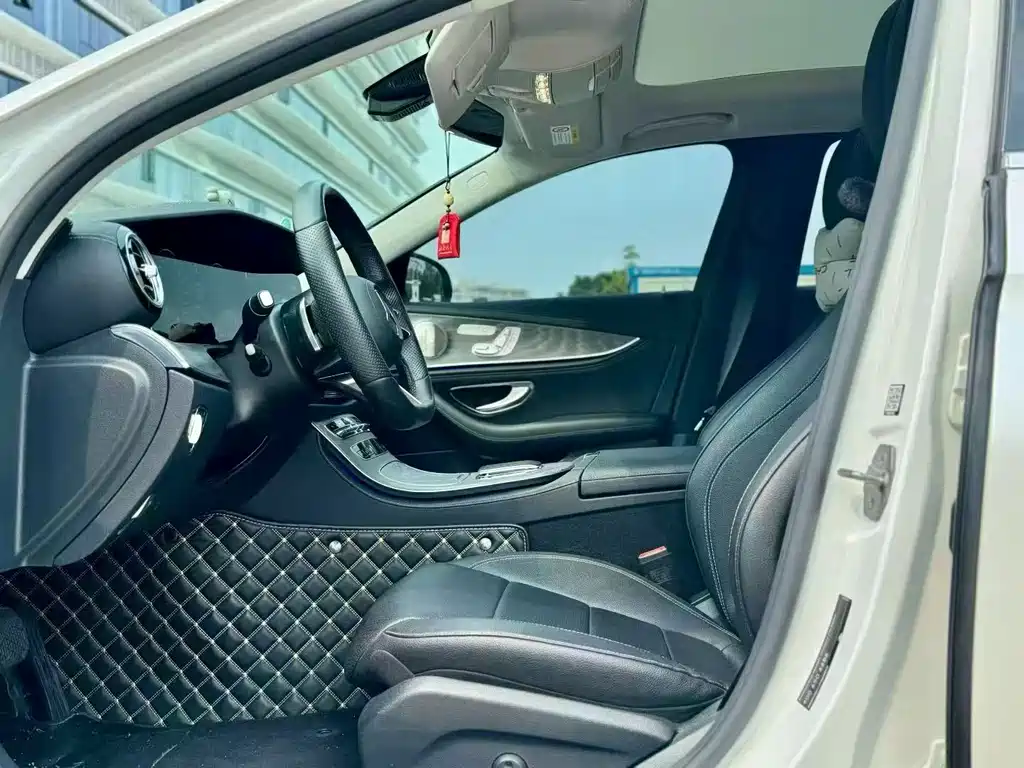 Mercedes-Benz E-Class 2023 — фото 7
