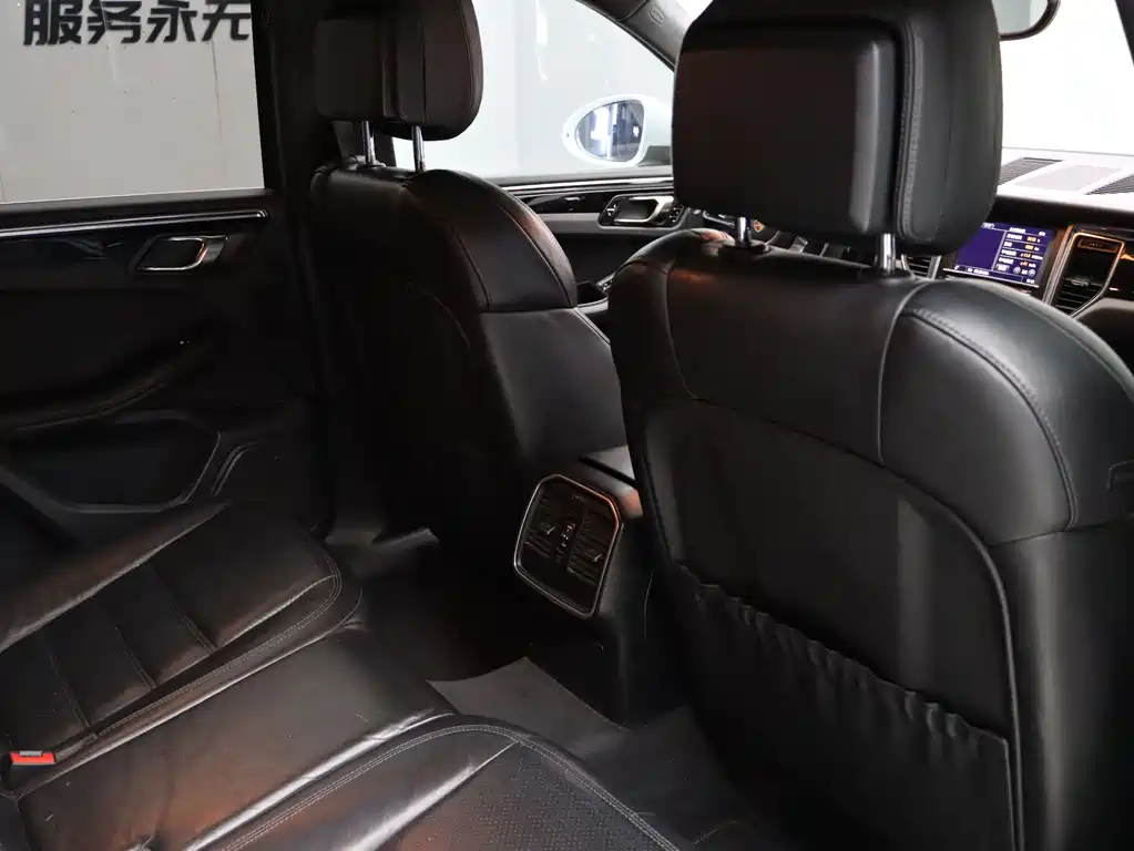 Porsche Macan 2015 — фото 28