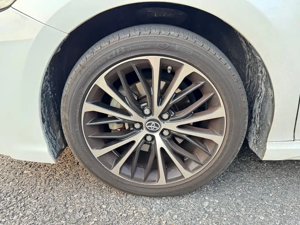 Toyota Camry 2019 — фото 12