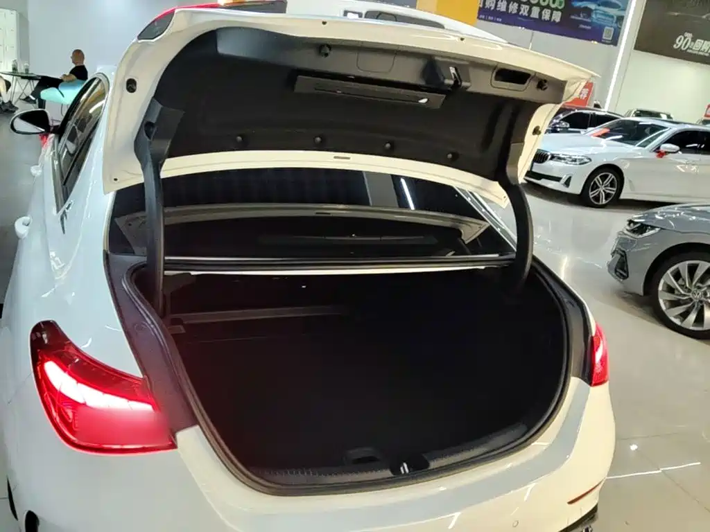 Mercedes-Benz C-Class 2022 — фото 19