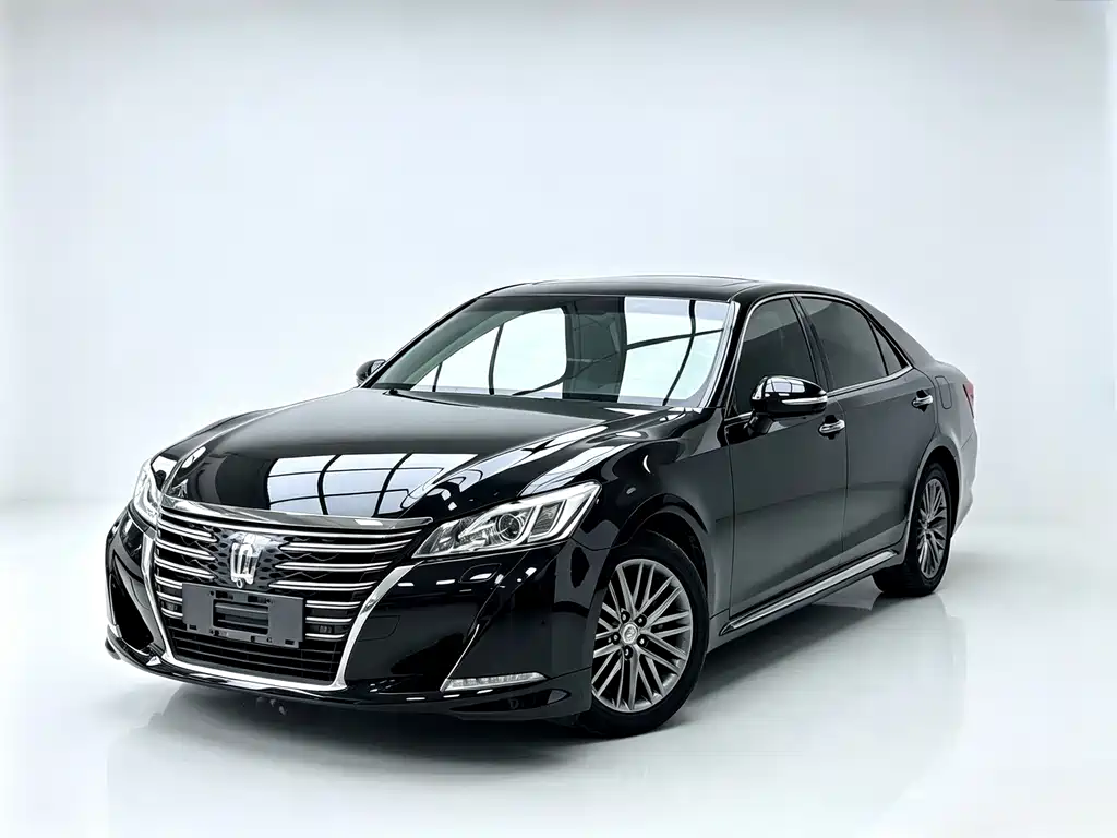 Toyota Crown 2018 — фото 1