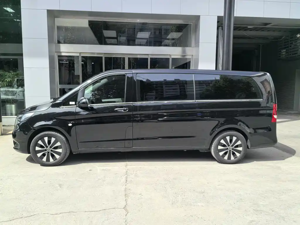Mercedes-Benz Vito 2023 — фото 4
