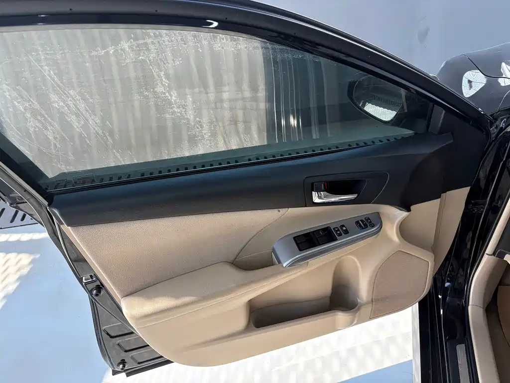 Toyota Camry 2013 — фото 10