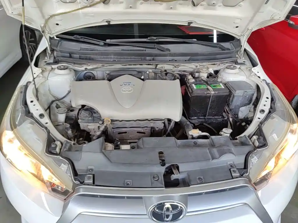 Toyota Yaris L 2015 — фото 20