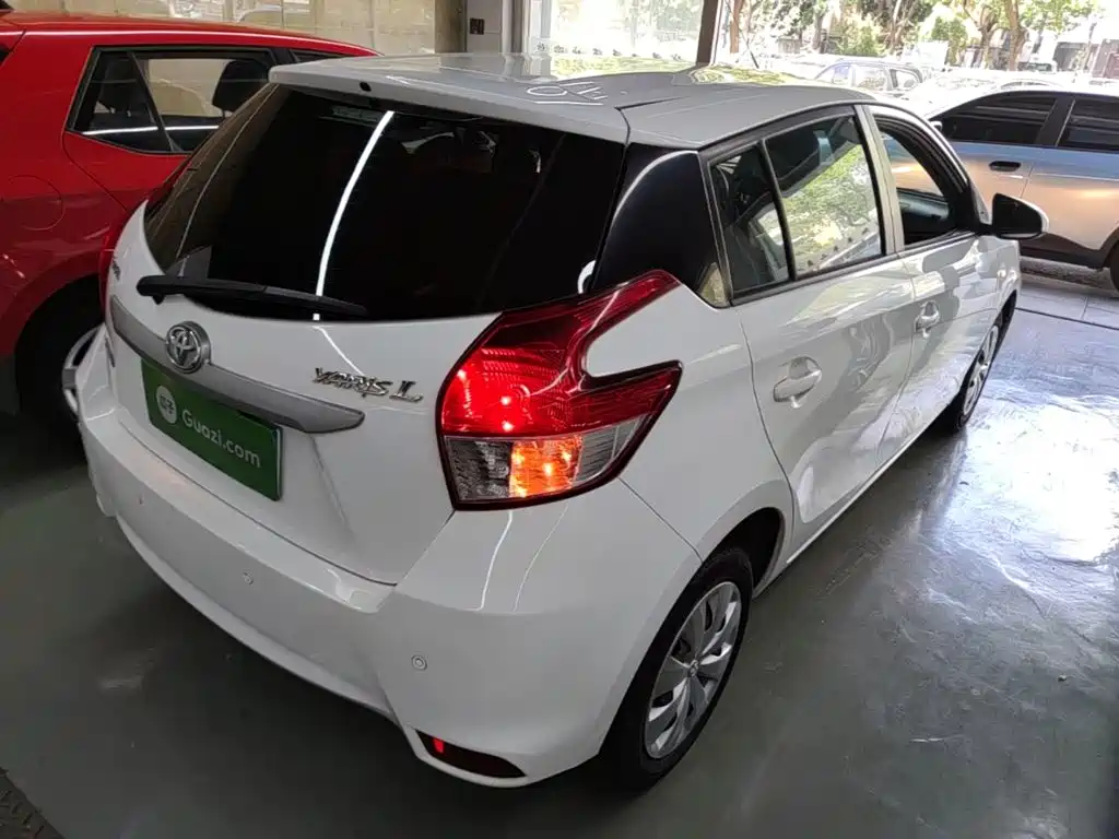 Toyota Yaris L 2015