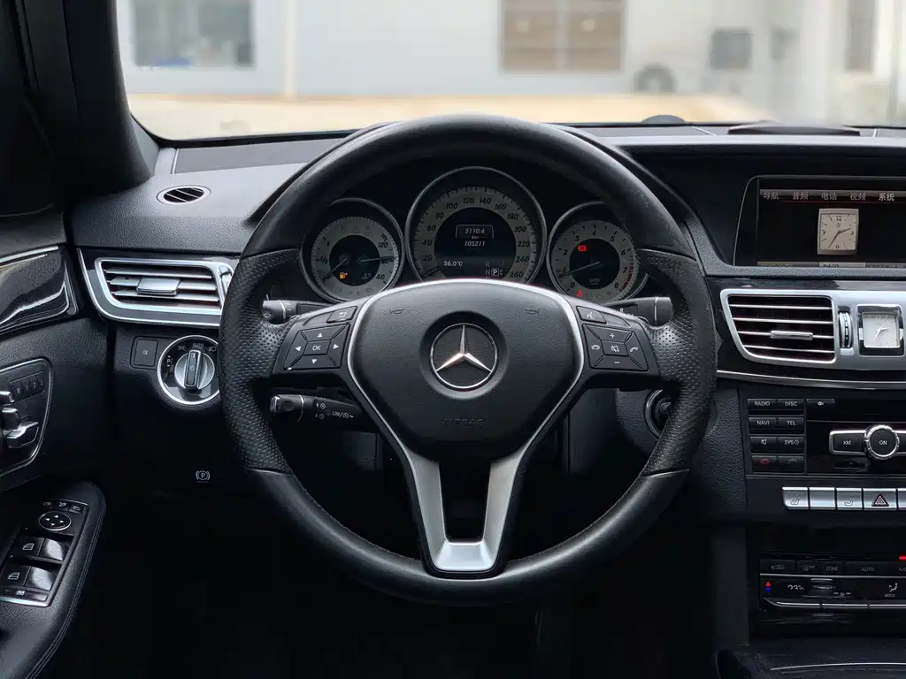 Mercedes-Benz E-Class 2014 — фото 10