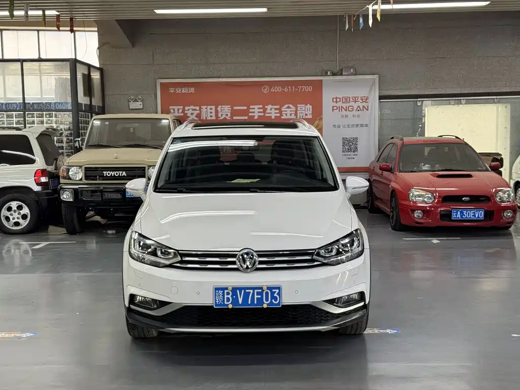 Volkswagen Touran 2020 — фото 2