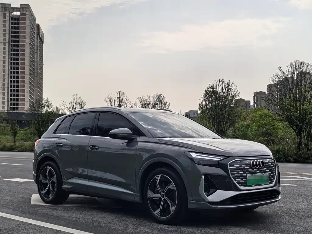 Audi Q4 e-tron 2024 — фото 3