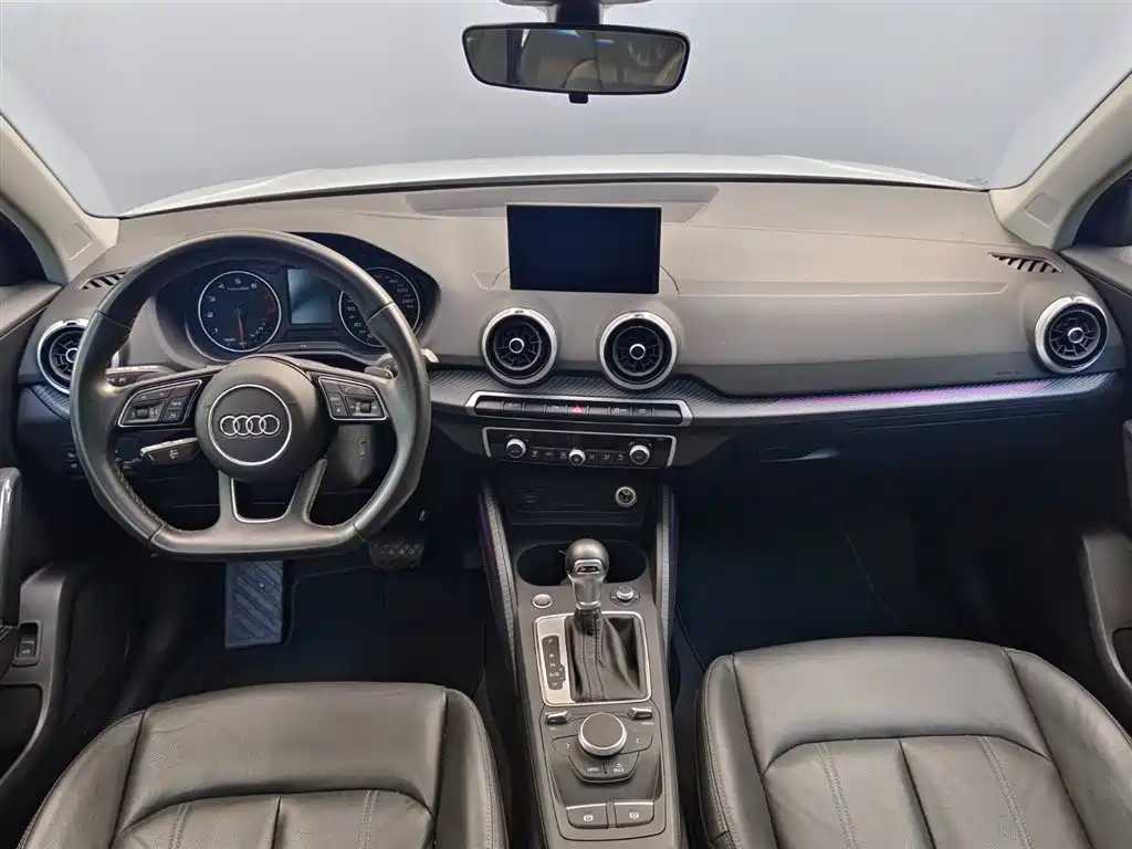 Audi Q2L 2023
