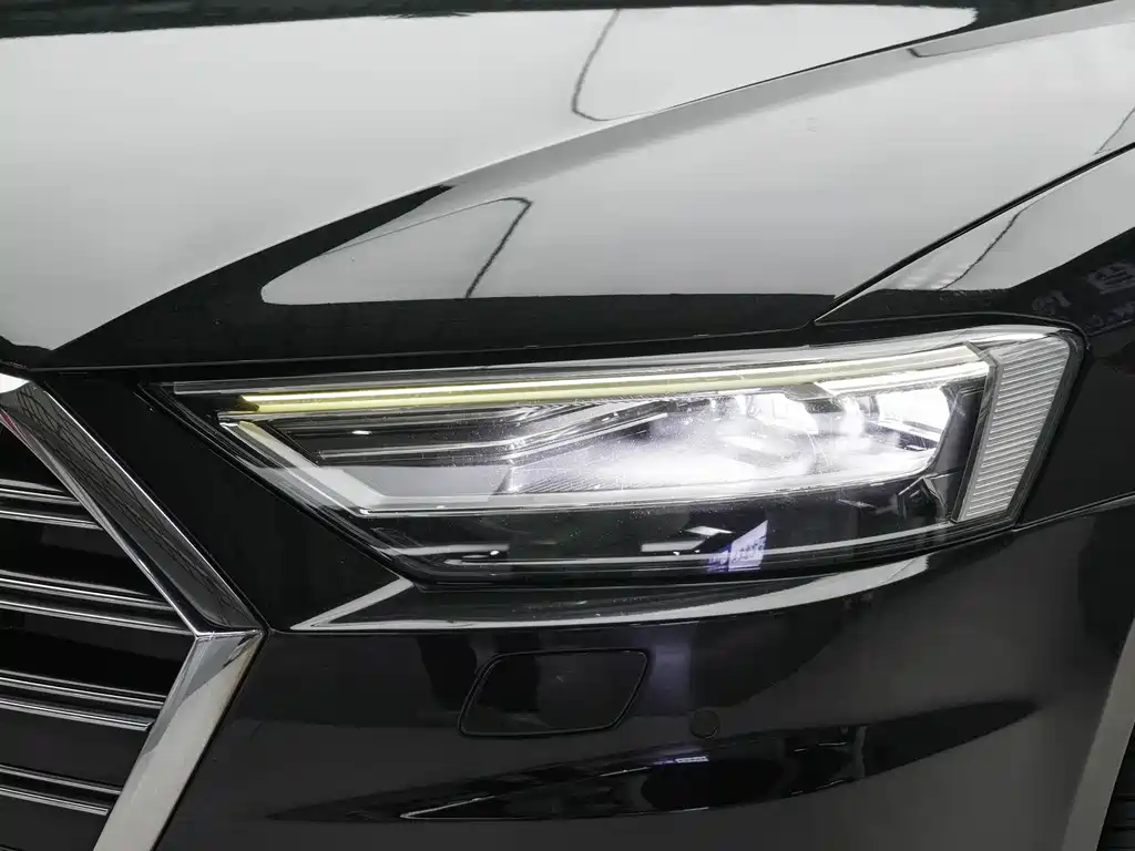 Audi A8 2019 — фото 3