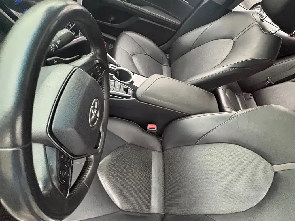 Toyota Camry 2021 — фото 10