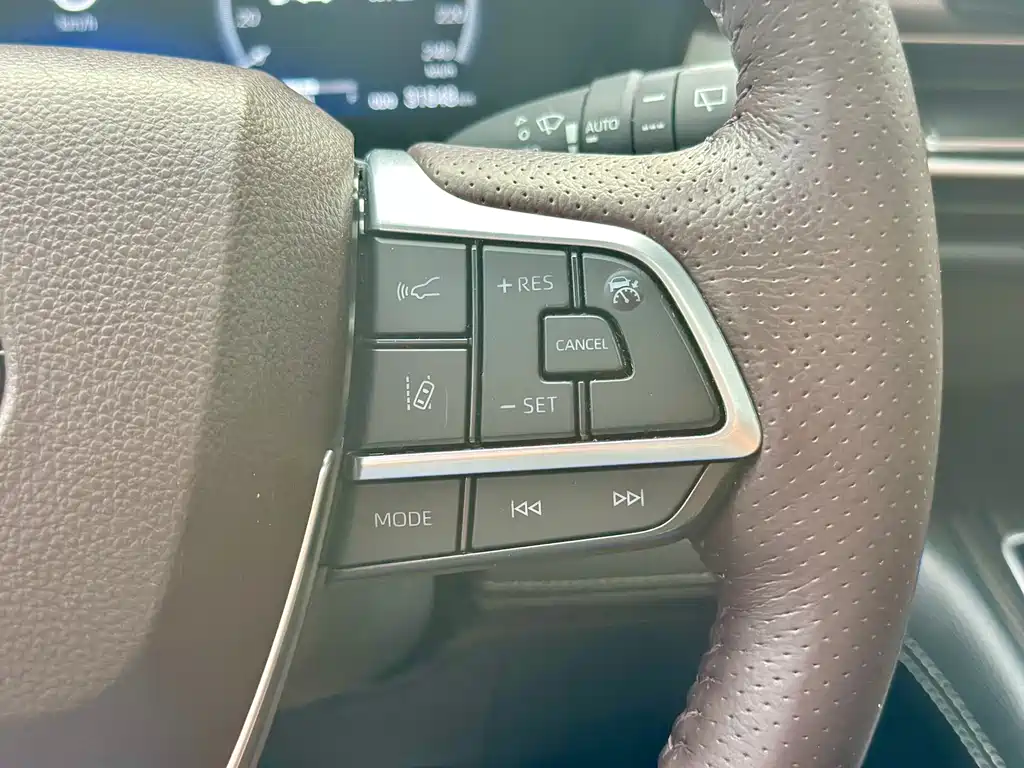 Toyota Sienna 2023 — фото 23