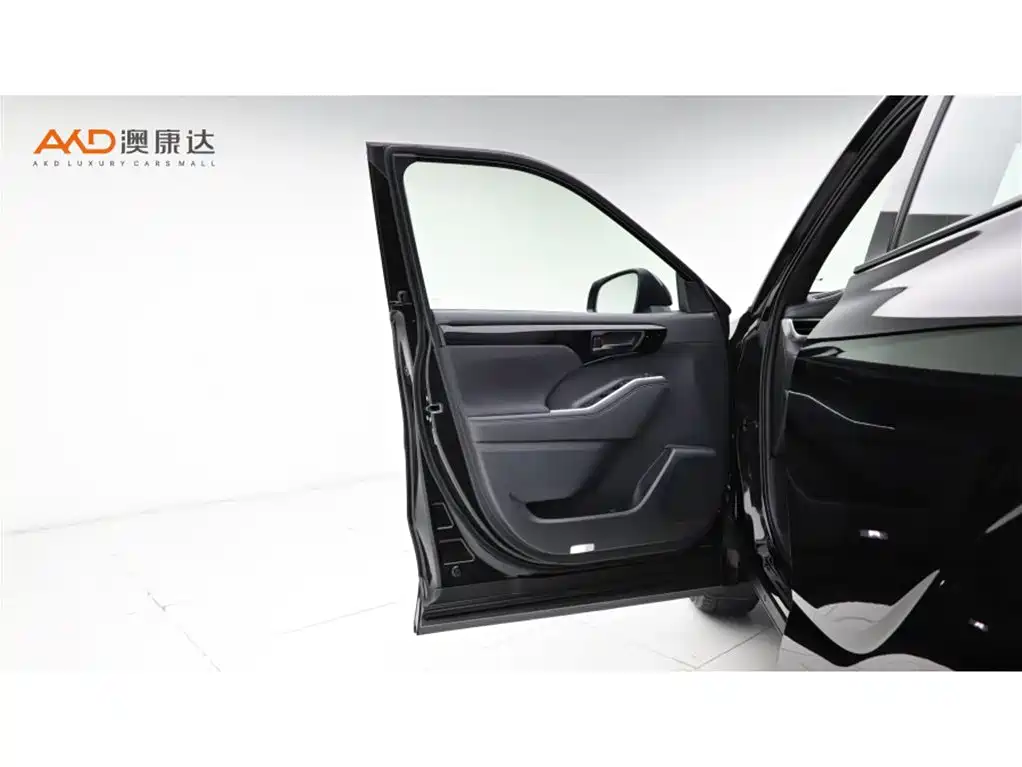 Toyota Crown Kluger 2022 — фото 10