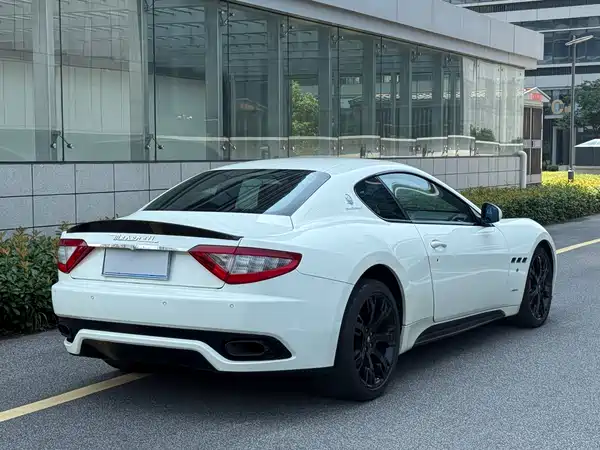 Maserati Granturismo 2011