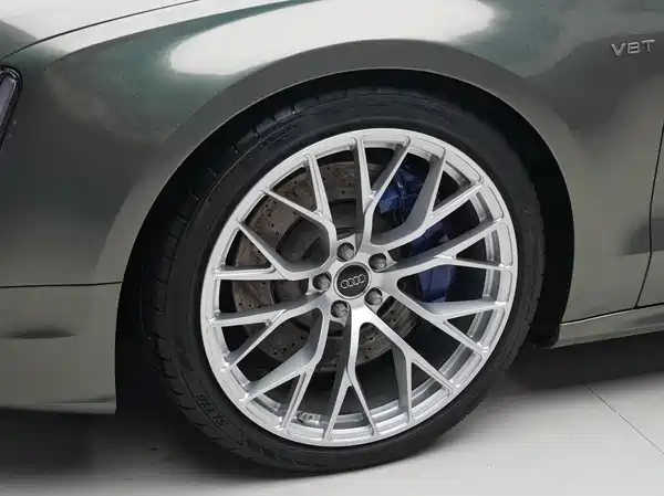 Audi S8 2013