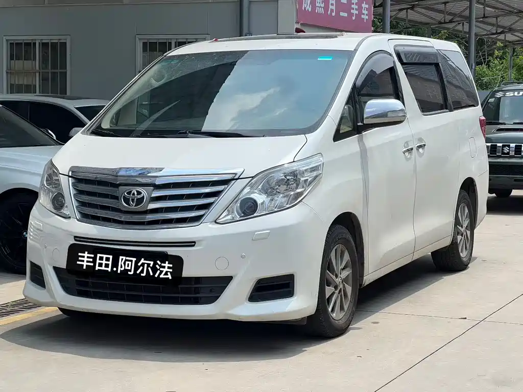 Toyota Alphard 2016 — фото 1