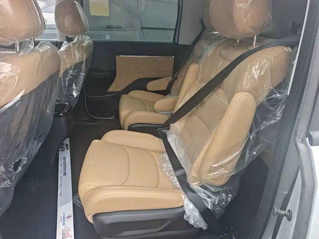 Wuling Starlight 730 EV 2025 — фото 24