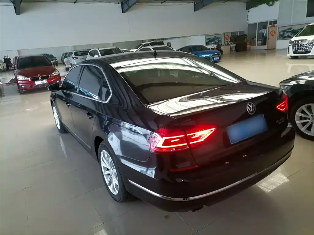 Volkswagen Passat 2019 — фото 22