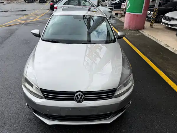 Volkswagen Sagitar 2014