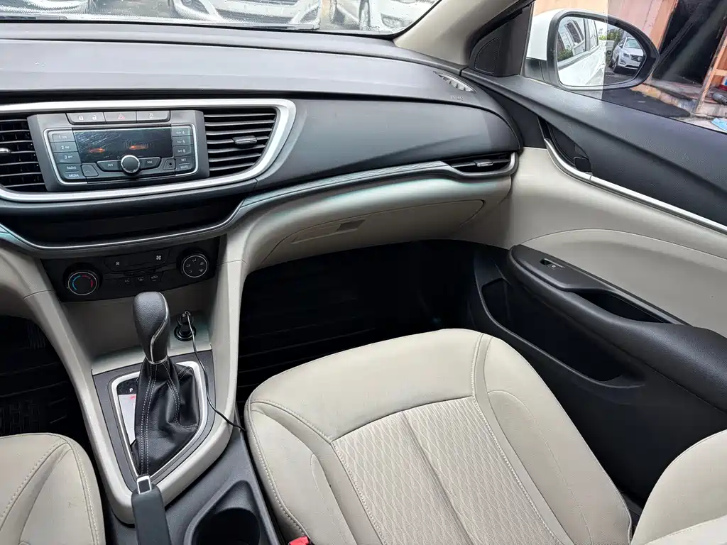 Buick Excelle 2016 — фото 12