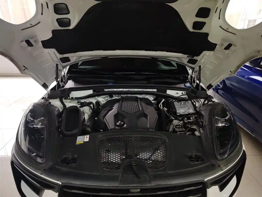 Porsche Macan 2023 — фото 20