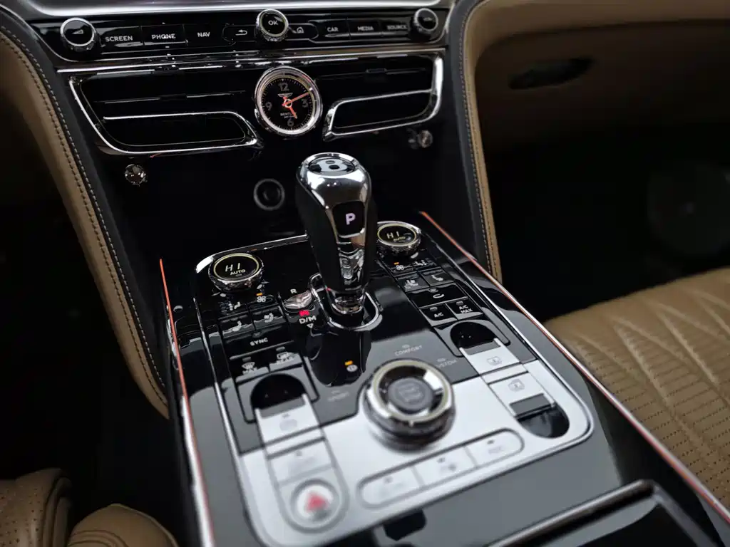 Bentley Flying Spur 2020 — фото 12