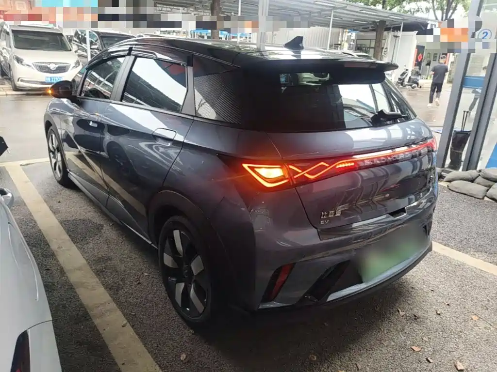 BYD Dolphin 2023
