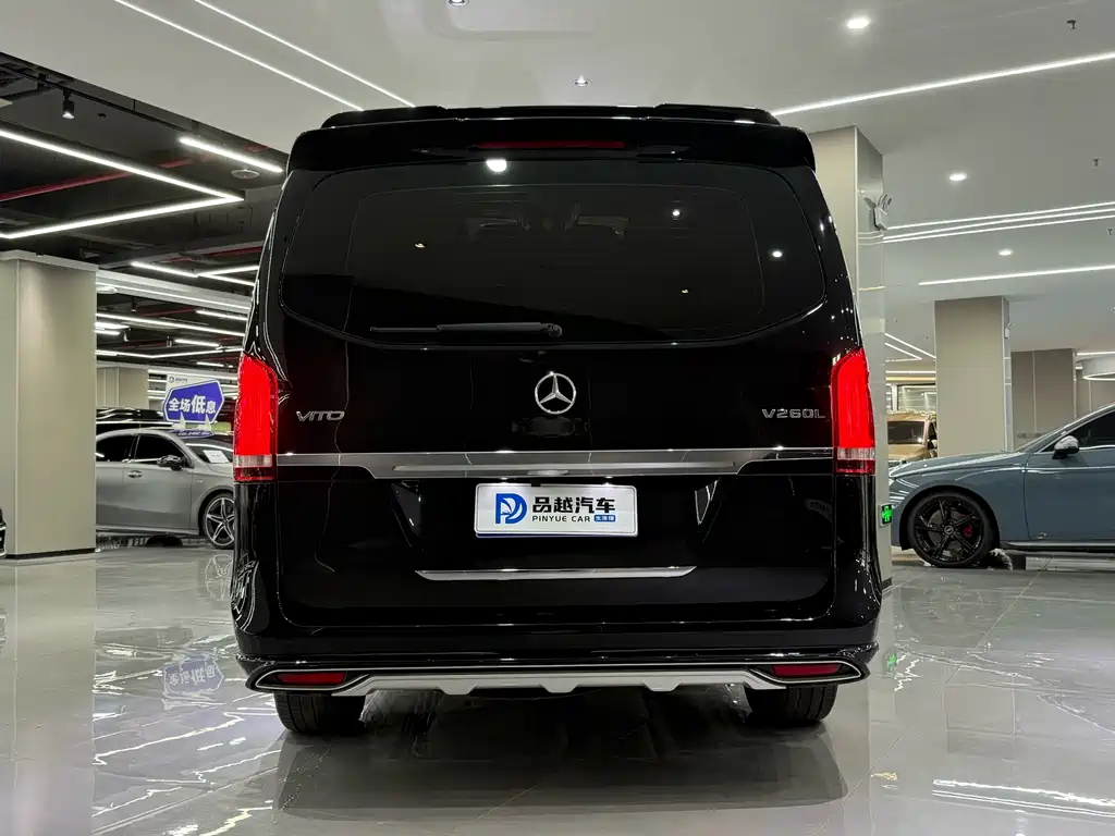 Mercedes-Benz Vito 2023 — фото 4