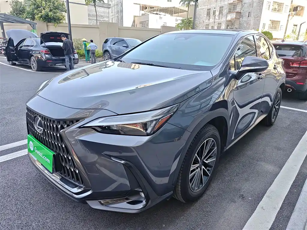 Lexus NX 2023 — фото 1
