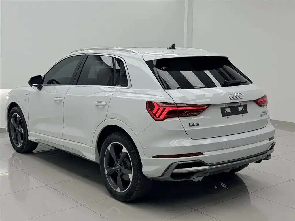 Audi Q3 2022 — фото 14
