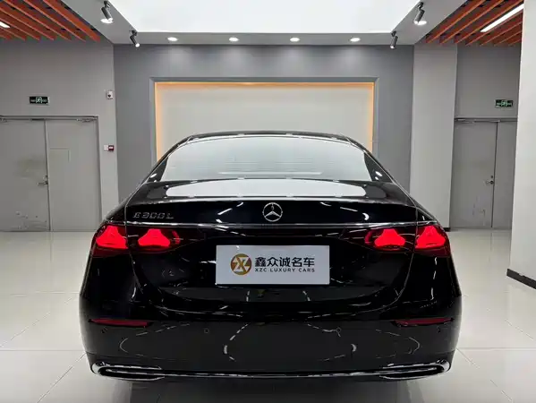 Mercedes-Benz E-Class 2025