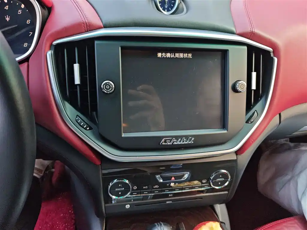 Maserati Ghibli 2015 — фото 13