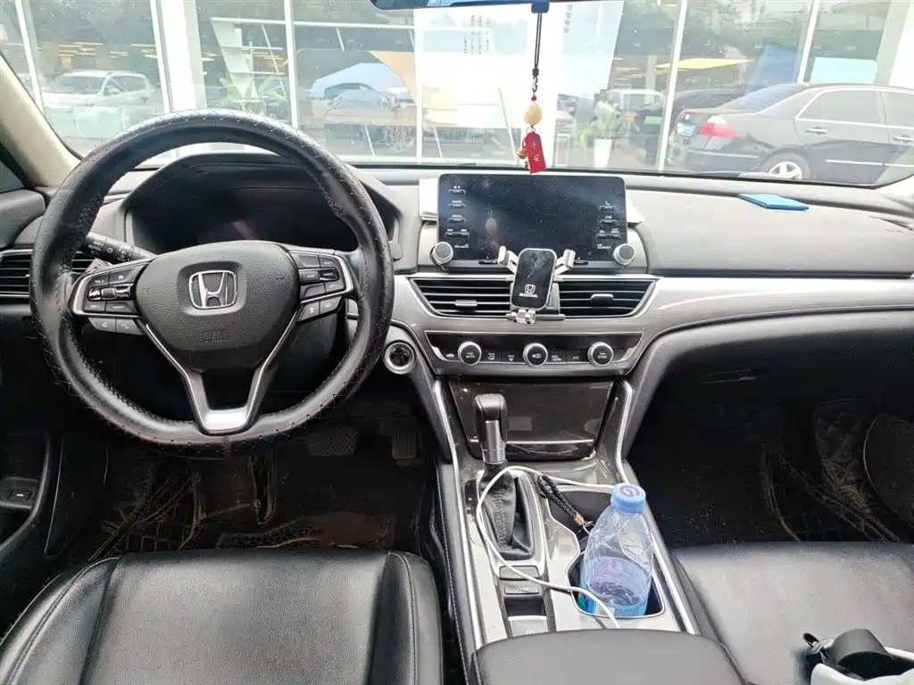 Honda Accord 2020 — фото 13