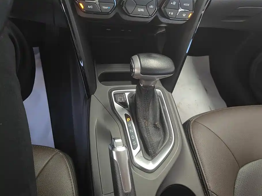 GAC Motor Trumpchi GS4 2016 — фото 15