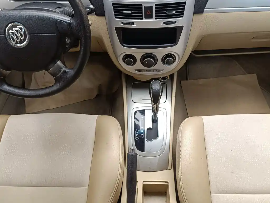 Buick Excelle 2013 — фото 17