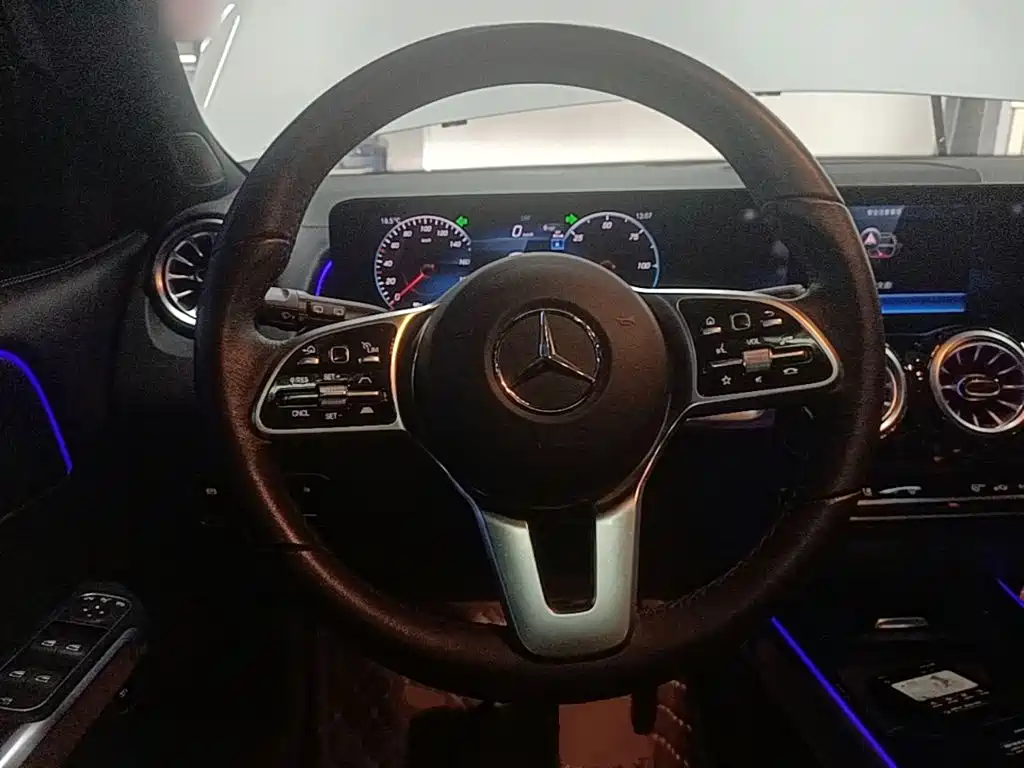 Mercedes-Benz EQB 2024
