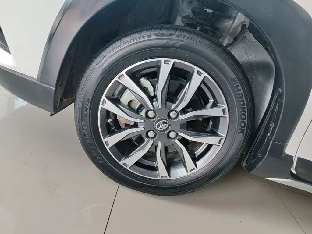 Toyota Yaris L 2020 — фото 23