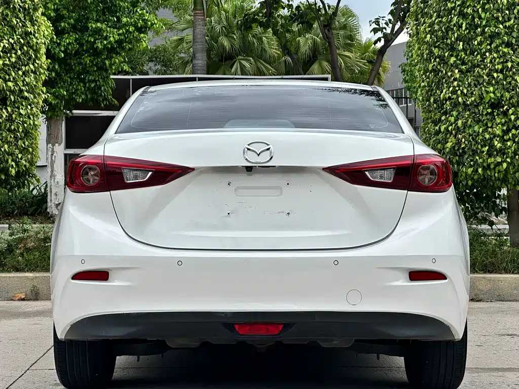 Mazda 3 Axela 2018 — фото 8