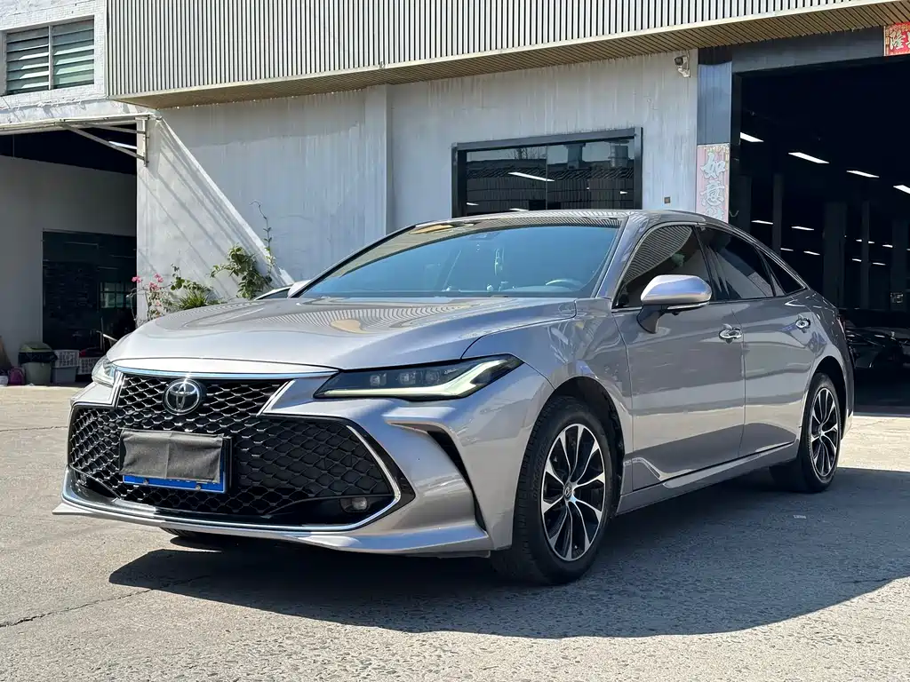Toyota Avalon 2022 — фото 1