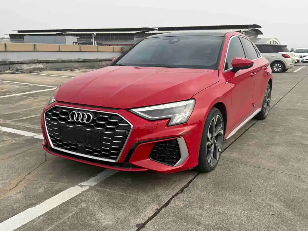 Audi A3 2023 — фото 1