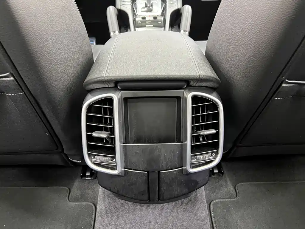 Porsche Cayenne 2015 — фото 28